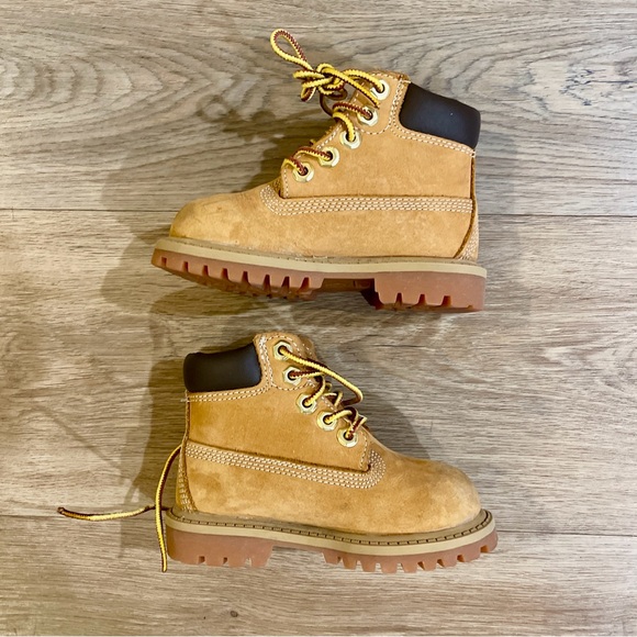 Timberland 6 Inch Boot “Butters” 🧈 Size 6 infant used with box 📦 - Picture 2 of 7